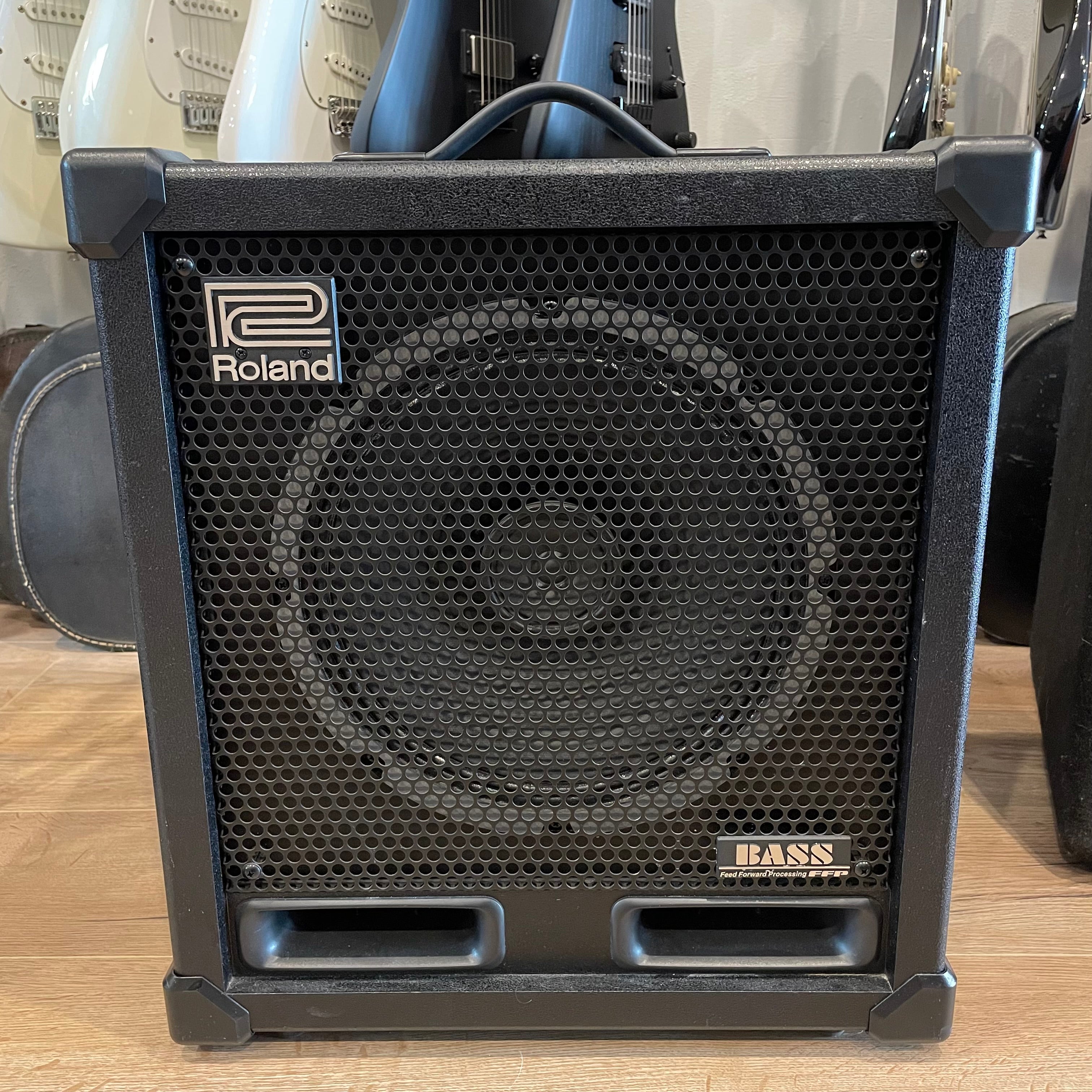 Roland Bass CUBE 120XL Demo - YouTube