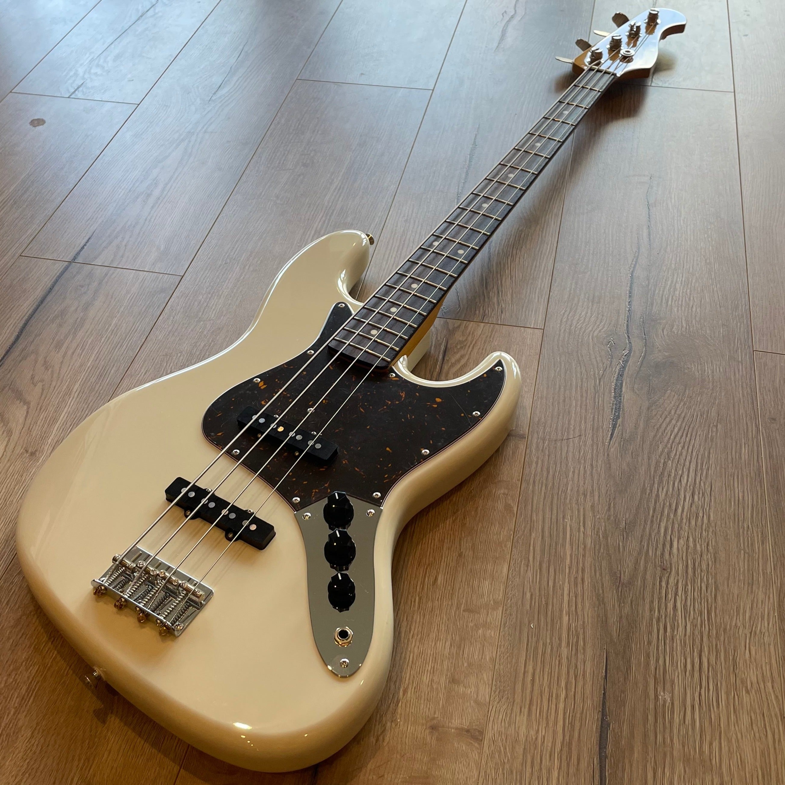 FGN BMJ-G Neo Classic Bass White MIJ (New) – Southside Sounds