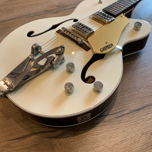 Gretsch G6118T Players Edition Anniversary™ - Vintage White / Walnut - MIJ